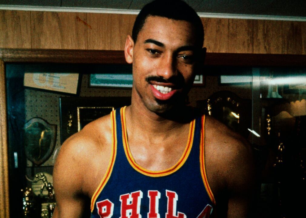 1962: Wilt Chamberlain reaches the century mark